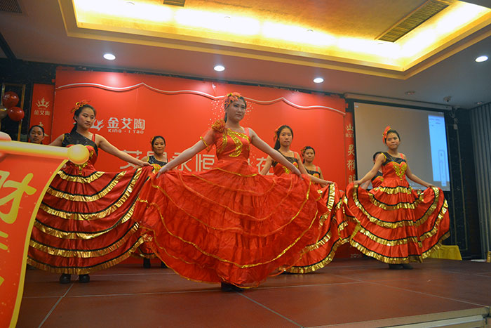 永利yl23455全体女员工演出开场舞