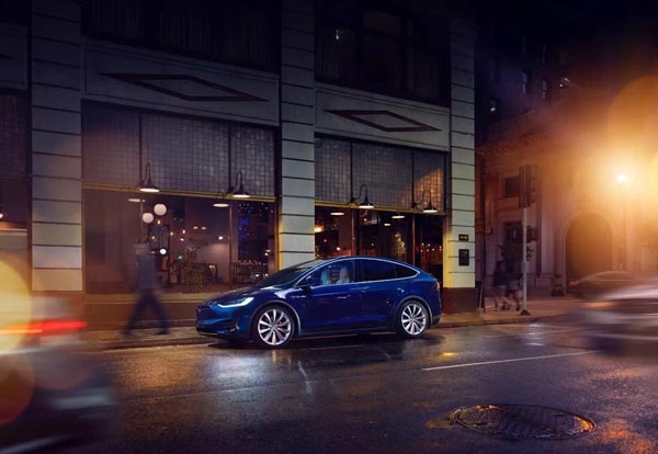 千呼万唤方驾临，，，，鹰翼以后为君开！