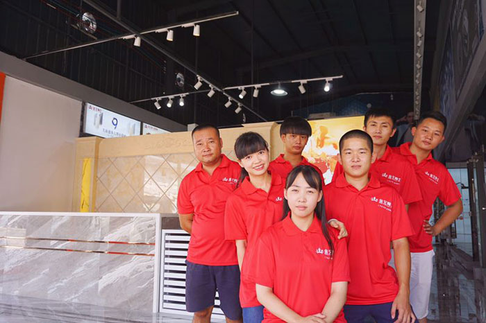 红酒不但仅是一杯佳酿这么简朴，，，，，，它所意味的更是一种臻纯曼妙的生涯境界。。。而瓷砖，，，，，，也需要细细品味，，，，，，才华真正读懂它。。。9月20日，，，，，，陶瓷一线品牌永利yl23455瓷砖潮安专卖店邀您配合开启一场优雅人生的品味之旅。。。