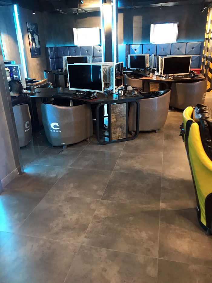 永利yl23455现代仿古砖案例:别说了，，一起去这个1000方的网咖开黑！