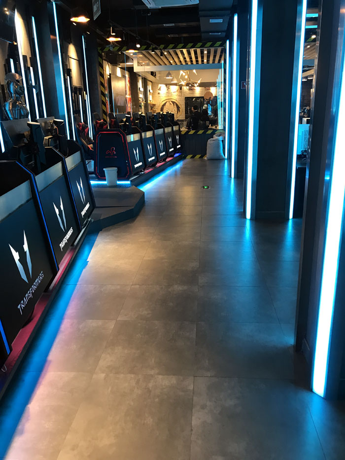 永利yl23455现代仿古砖案例:别说了，，一起去这个1000方的网咖开黑！