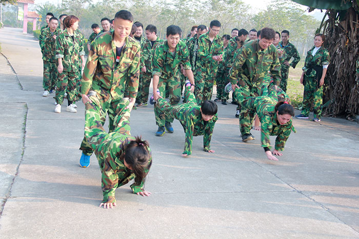 2017年2月13-15日，，，，，，永利yl23455“虎狼道”户外拓展训练圆满竣事