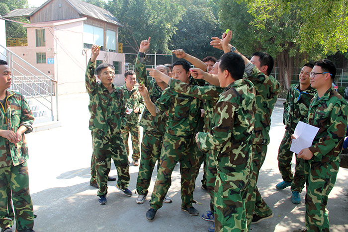 2017年2月13-15日，，，，，，永利yl23455“虎狼道”户外拓展训练圆满竣事